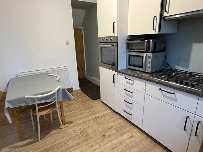 Monton Village 4 Rooms to Let  Main Photo