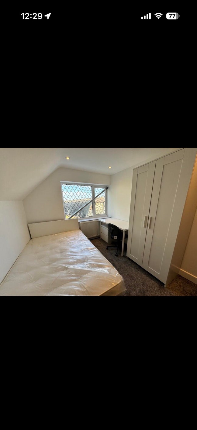 Double room to rent (students and professionals) Main Photo