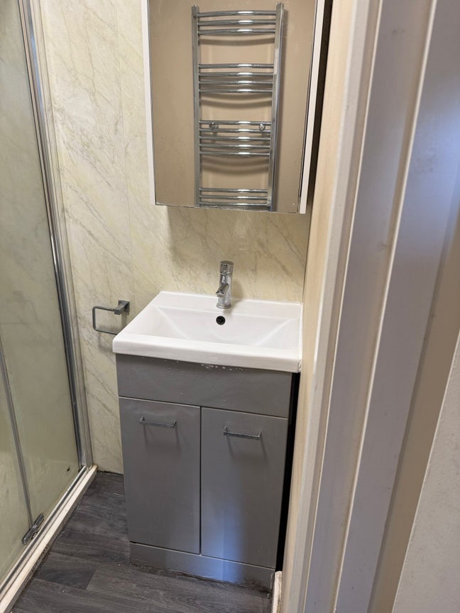 Studio to rent Main Photo