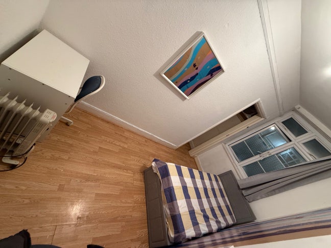 Single room available for female Main Photo