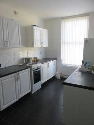 2 Rooms Available Main Photo