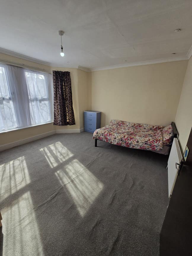 King Size Room with Bills &pound;850 Main Photo