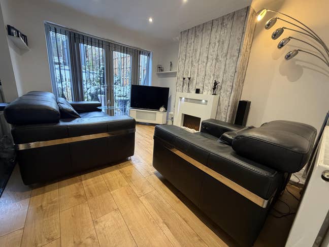 Ideal for contractors & medical staff, insurance   Main Photo