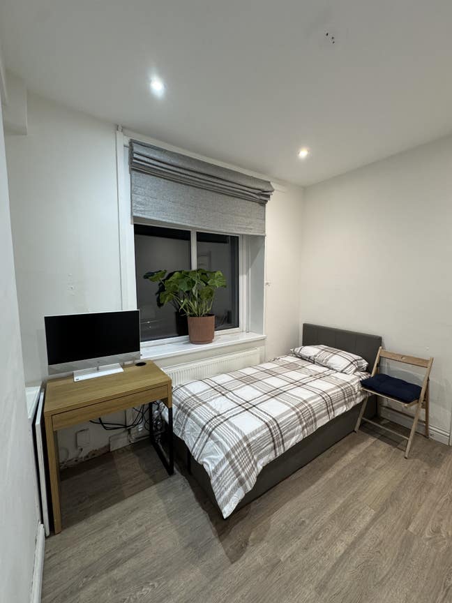 Amazing Room in the heart of Treforest Main Photo