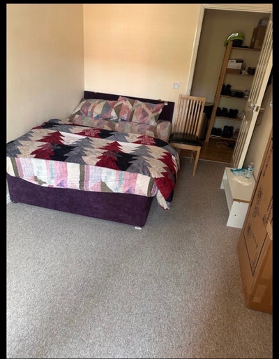 Double Bedroom For single person/Couples  Main Photo