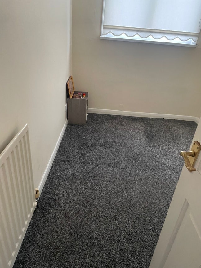 Looking for a flat mate  Main Photo