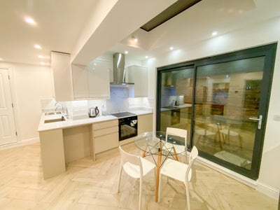 📍 Refurbished, Free Parking, 12min walk E.Croydon Main Photo
