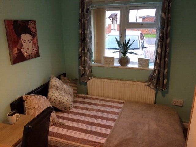 Single ensuite room close to SM hospital Main Photo