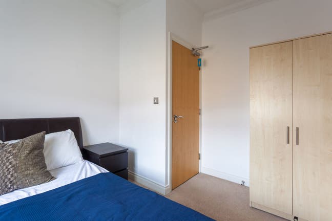 Comfy Cosy Double rooms/Hilly Fields/Walk to Town  Main Photo