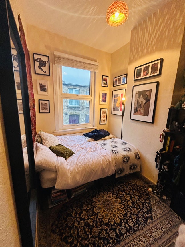 Cosy room in East London Main Photo