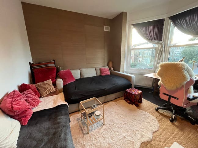 URGENT Offer Large Room In Ealing, Flexible Terms. Main Photo