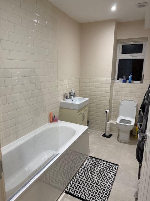 Double room available to rent Main Photo