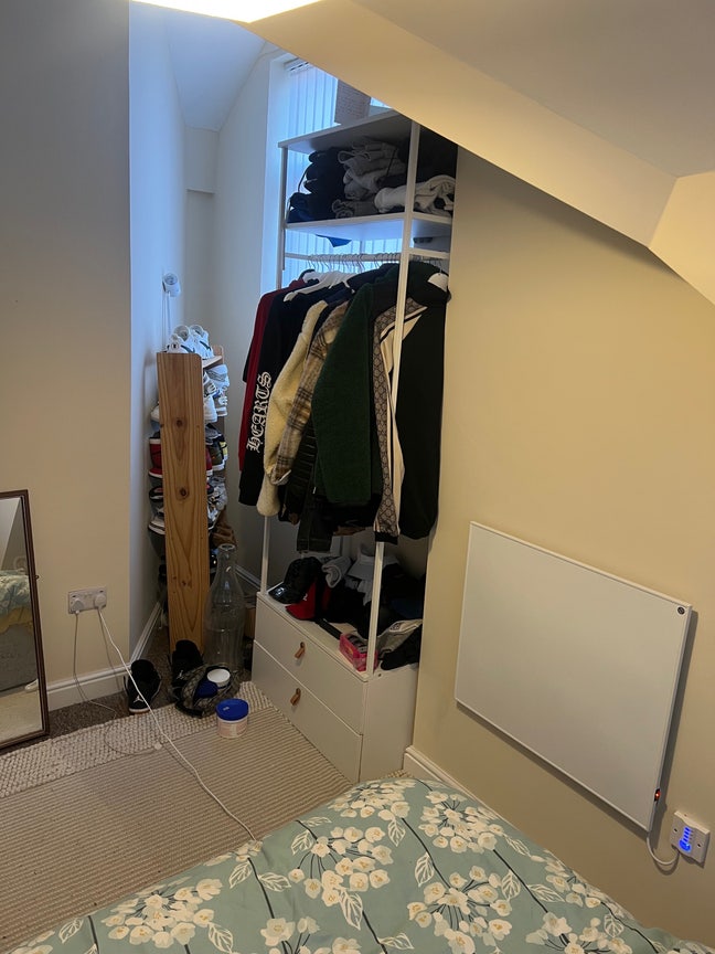 En-suit room Main Photo