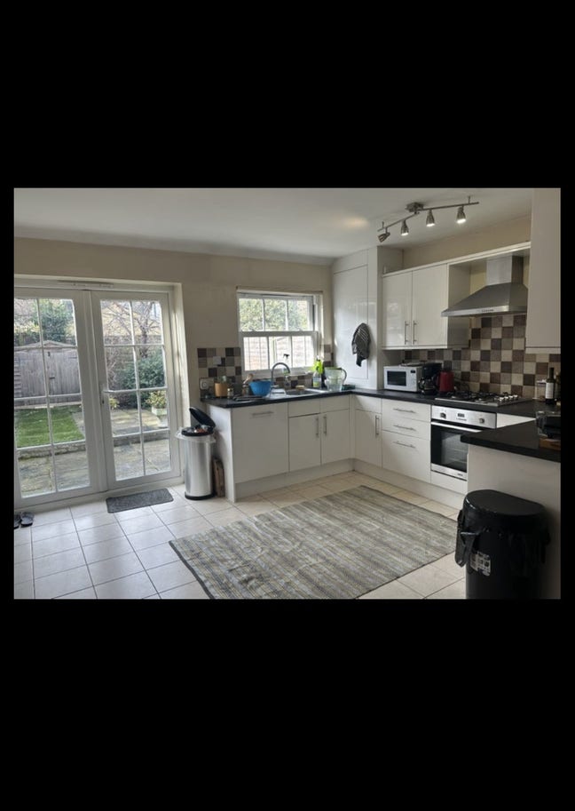 Spacious Double Bedroom with Ensuite  Main Photo