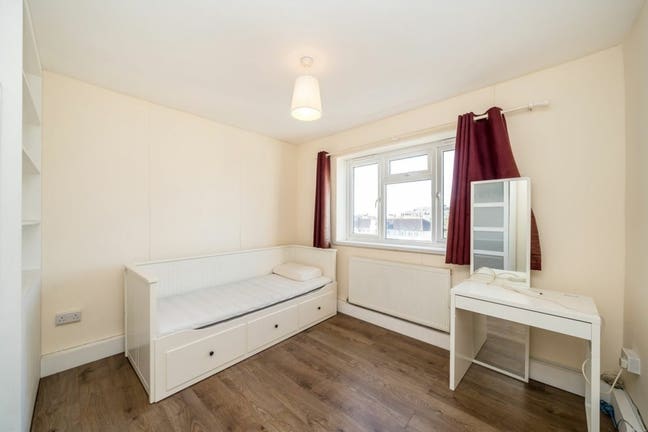 Large and bright double room in Hammersmith (W6) Main Photo