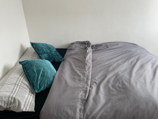 Double bedroom in Morden SW19 Main Photo