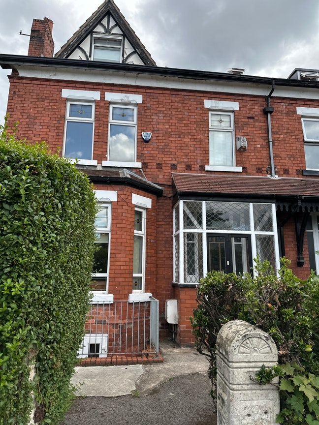 Spacious room for rent in Withington Main Photo