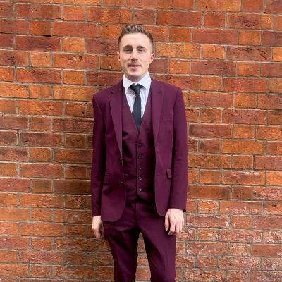 I’m 28, outgoing, and easy to get along wit... Main Photo