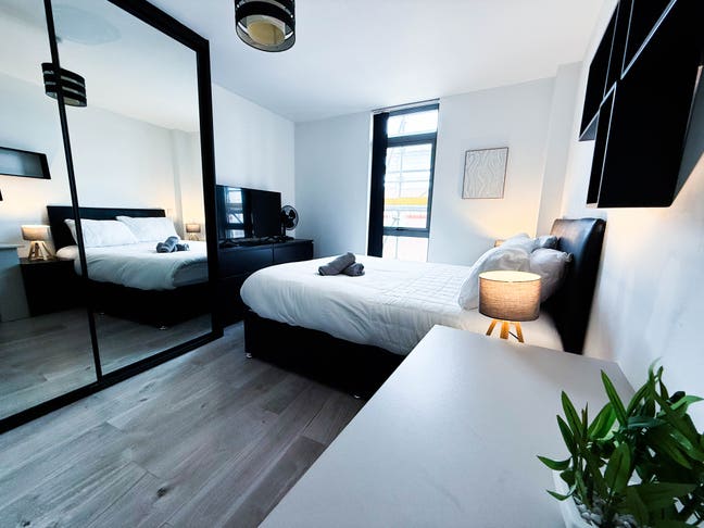 Central Location - Stylish City Centre Apartment Main Photo