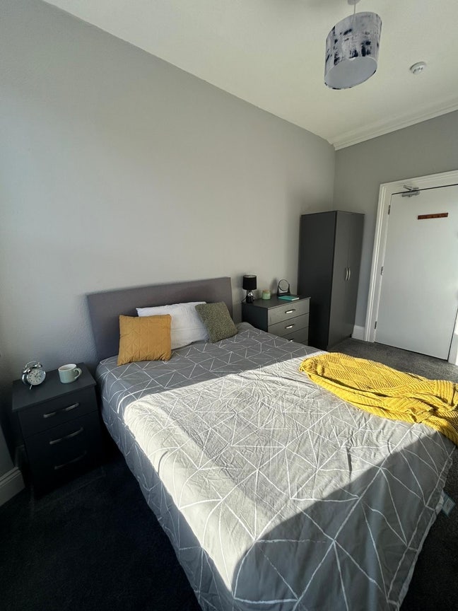 1 Room Left, Available Now,All Bills Included Main Photo