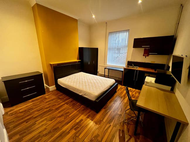 Studio Flat to Rent in Prime Location Main Photo