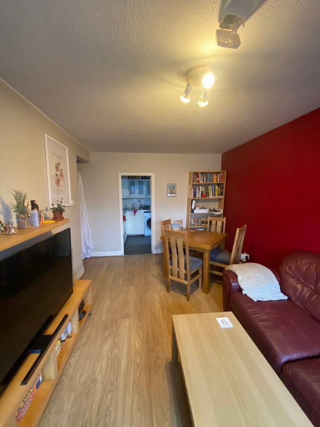 Double room available in 3 bed   Main Photo