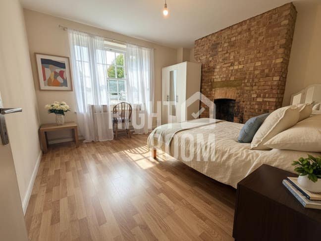 3 Bed + Living Room Angel - Amazing Property  Main Photo