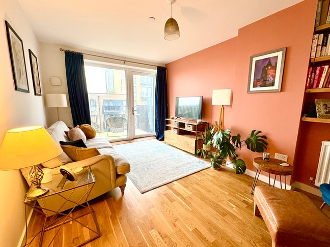 🗝️ Elite 1-Bed Flat: Modern Urban Living 🏙️✨ Main Photo