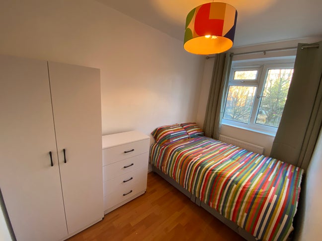 5 Rooms Available – Amazing Location with Garden  Main Photo