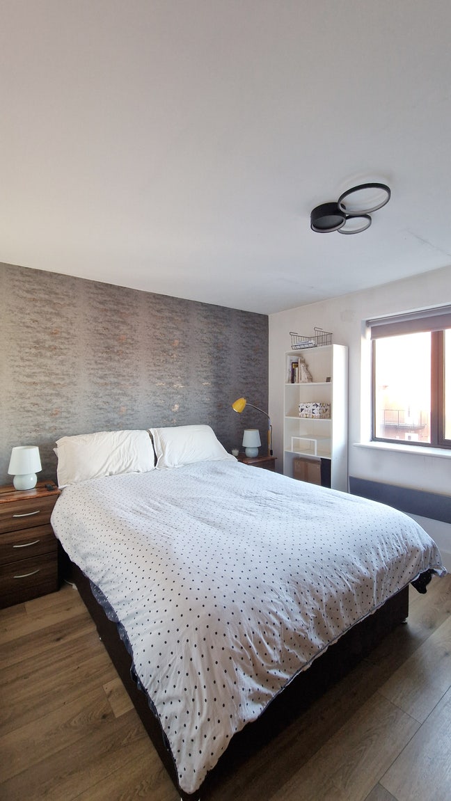 Double Bedroom with private bathroom B1 Main Photo