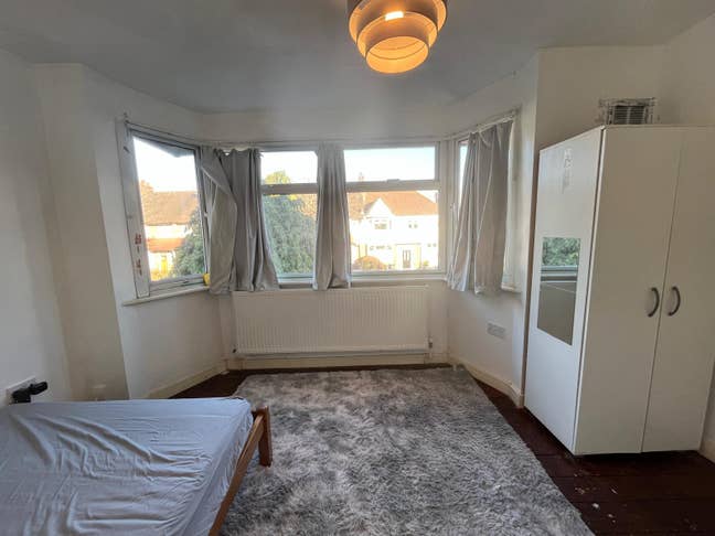 2 Double bed En-suite rooms available in Morden Main Photo