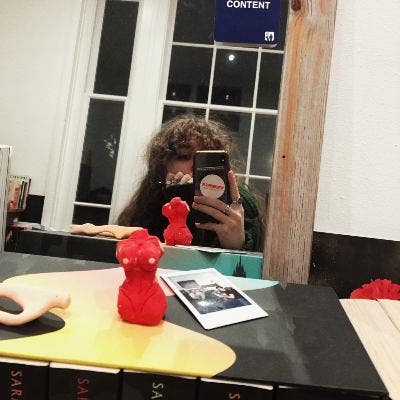 Young professional looking for a room:) Main Photo