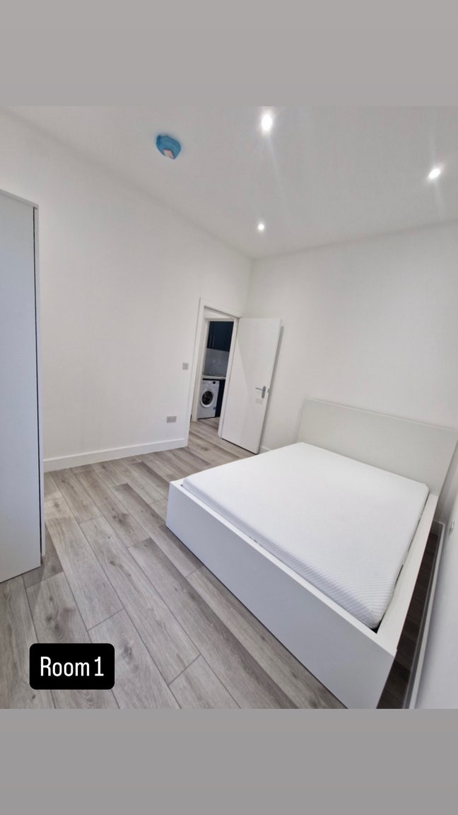 2 spacious double rooms in W6 Main Photo