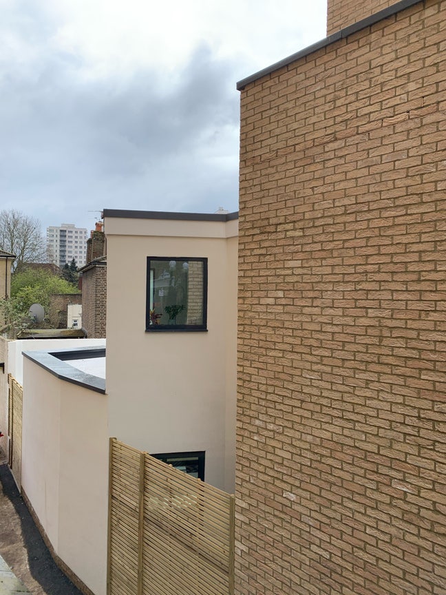 Super ensuite available in Acton. Main Photo