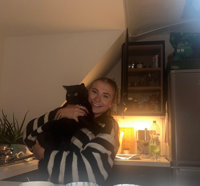 Looking for a room to rent Main Photo