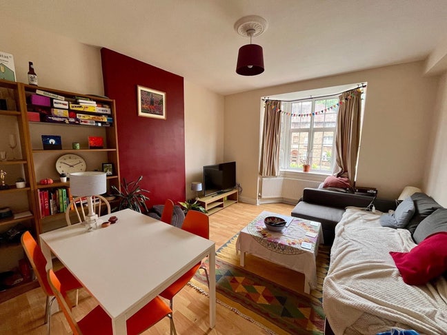 Cosy double available in Angel  Main Photo