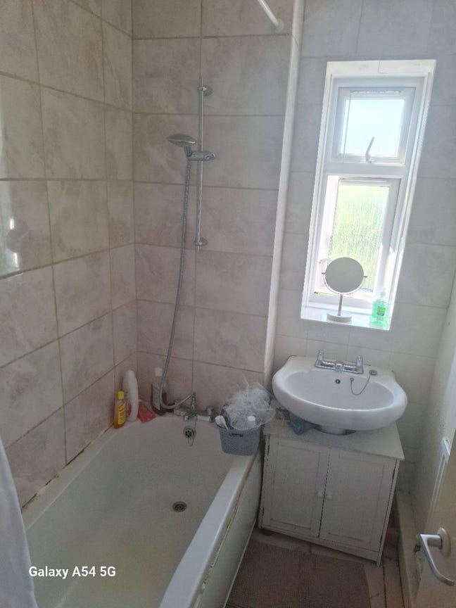 DOUBLE Room to Rent – Tottenham Main Photo