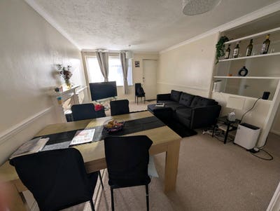 Double room available in Keynsham Main Photo