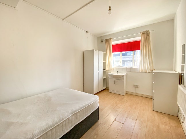Large self contained studio flat in Holloway! Main Photo