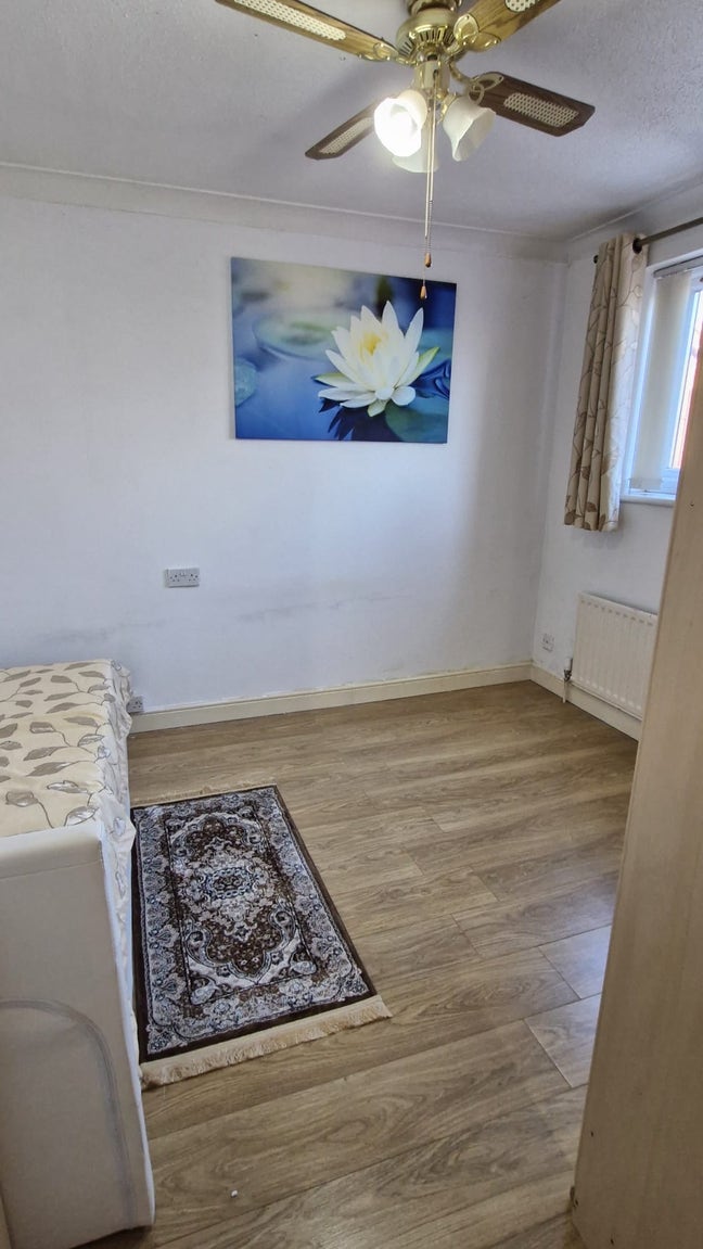 Single Room in Bletchley Main Photo