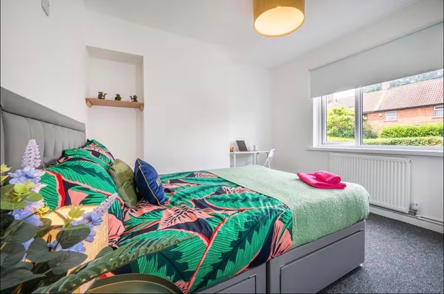 Southmead Beautiful Room Natural Light Fast WiFi Main Photo