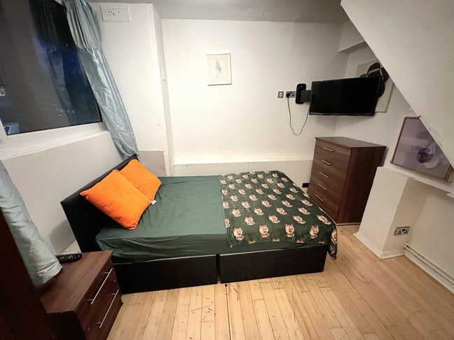 Small Double And Double Room In Roehampton (81) Main Photo