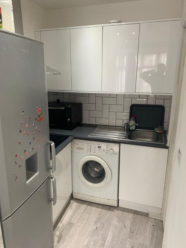 Studio Flat - Gants Hill  Main Photo