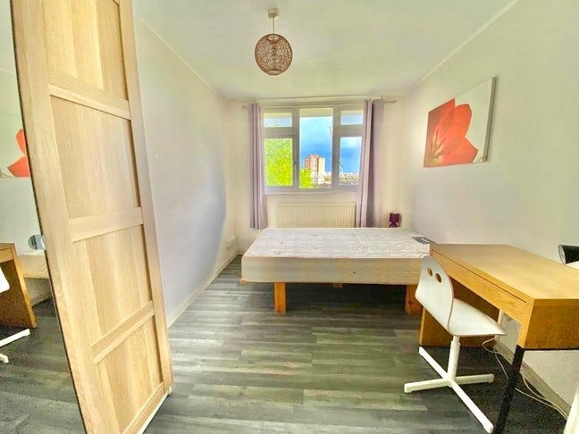 Luxurious Bedroom | Bloomsbury WC1 Main Photo