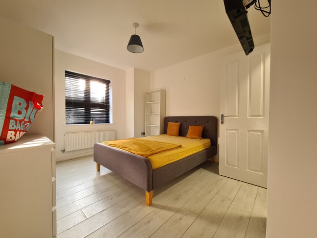 Modern En-Suite Room with Kitchenette, CB4 (9AW1) Main Photo