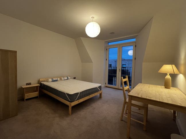 Double Room - Modern Home in Eddington Main Photo
