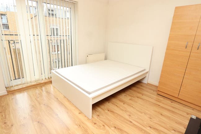 Canary Wharf + Ensuite Main Photo