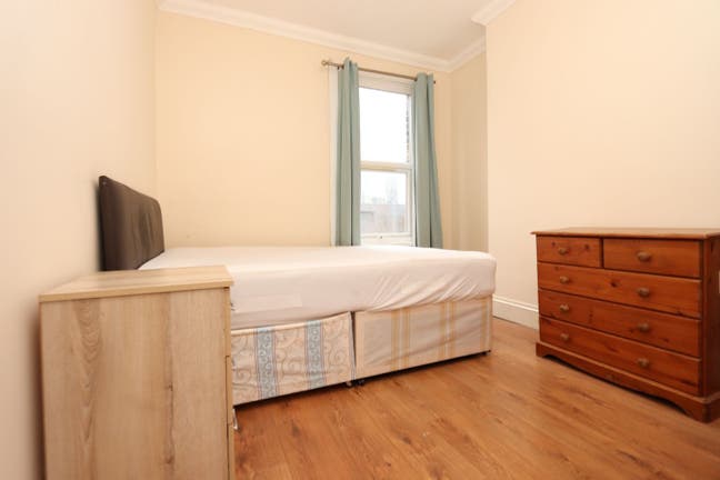 Canary Wharf Calling - Steps from Dlr Main Photo