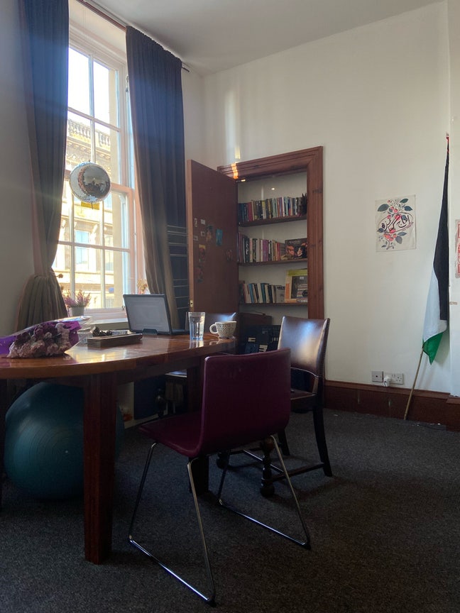 Room in 3 bedroom student flat in the West End  Main Photo