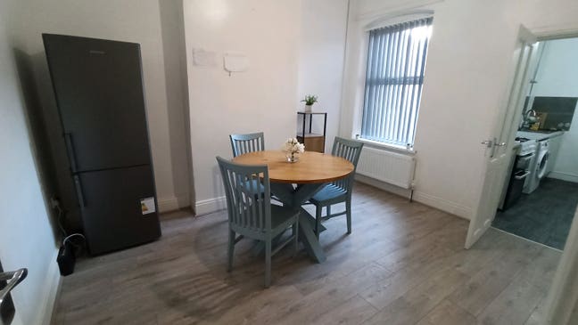 Premier room to rent  Main Photo